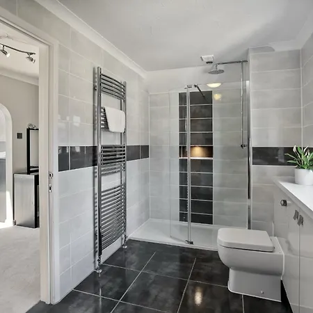 Whispering Waters Holiday home *