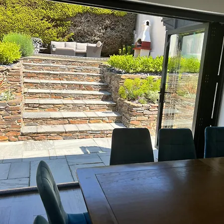 Whispering Waters Holiday home